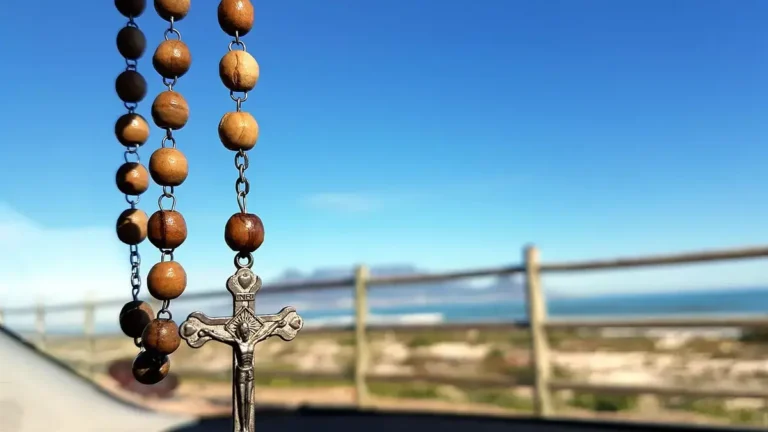 Jak odmawiać różaniec do siedmiu boleści Maryi